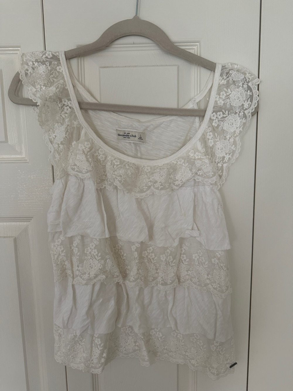 Abercrombie & Fitch Ivory Lace Tiered Camisole